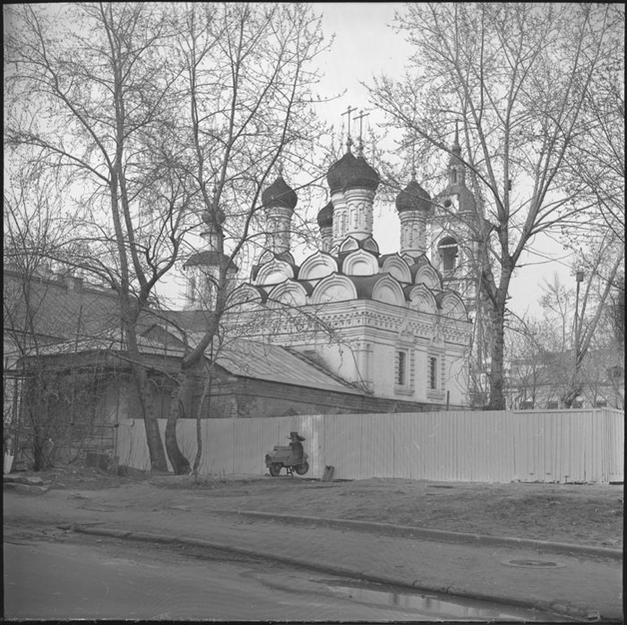 Храм Михаила и Федора Черниговских. Фото 1982-1983 гг. Фотограф: Виталий Царин Храм Михаила и Федора Черниговских. Фото 1982-1983 гг. Фотограф: Виталий Царин