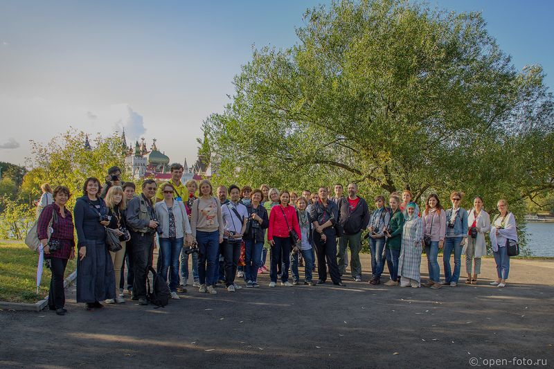 Участники фотопрогулки по Измайловскому острову. 29 августа 2015 года