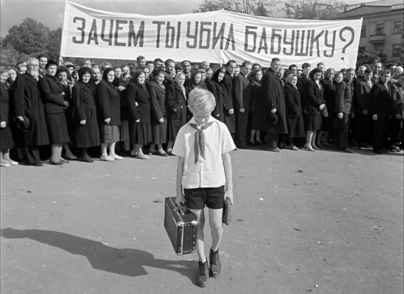 Добро пожаловать, или Посторонним вход воспрещен. Кадр из фильма